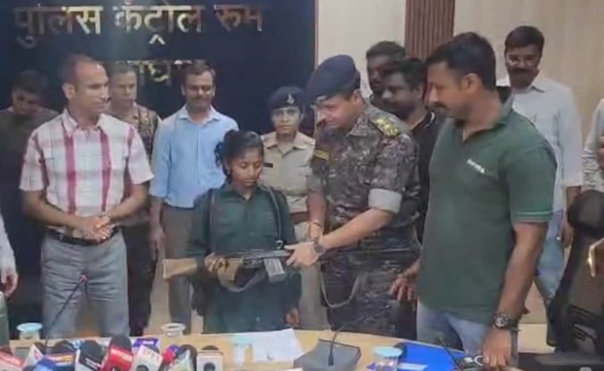 Top Woman Maoist With Rs 14-Lakh Bounty Surrenders In Madhya Pradesh