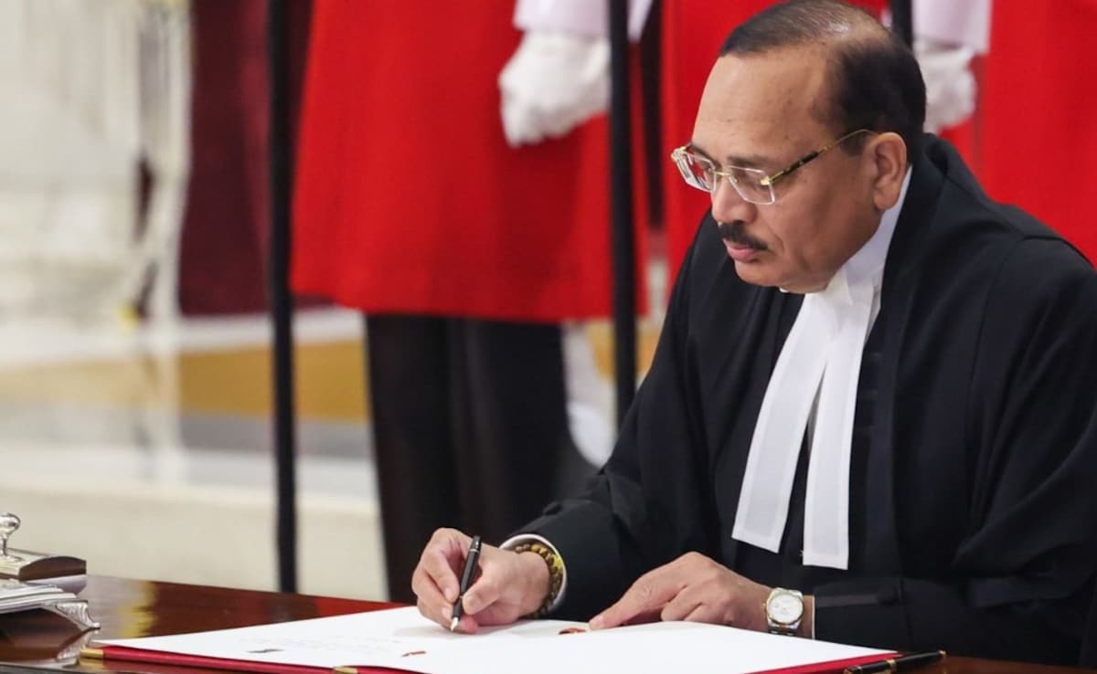 'Will Sit Till Midnight For The Poorest Litigant': Chief Justice Surya Kant