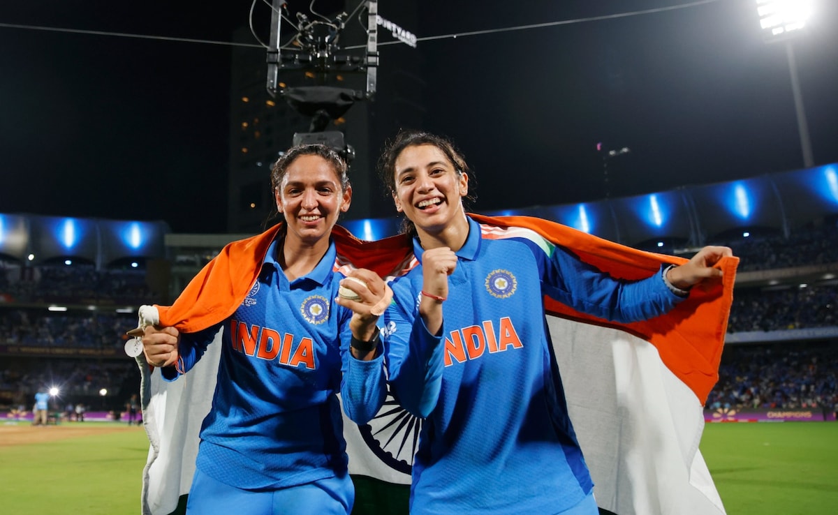 Smriti Mandhana Congratulates Harmanpreet Kaur After PCA Unveil Stand In Her Honour