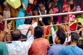 ​​​​​​​'मिनी तिरुपती' मंदिरात चेंगराचेंगरी! एकादशीला 25000 भाविकांची गर्दी उसळली, 10 जणांचा जीव गेला, तर..