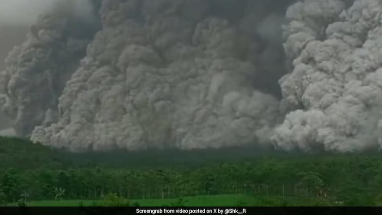 Hundreds Seek Refuge As Mount Semeru Erupts In Indonesia