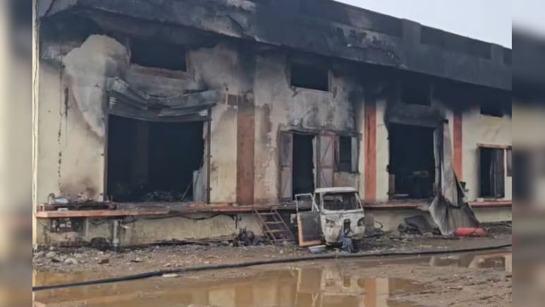 इंदौर फैक्ट्री हादसा: पुलिस ने संचालकों के खिलाफ दर्ज किया केस, दो महिलाओं की मौत के बाद बढ़ी सख्ती