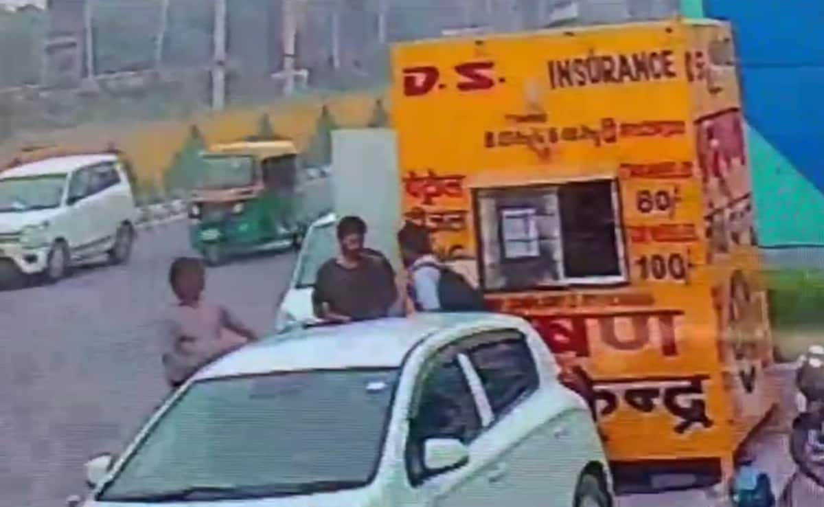 Faridabad Car Dealer Who Sold i20 Used In Delhi Blast Taken Into Custody