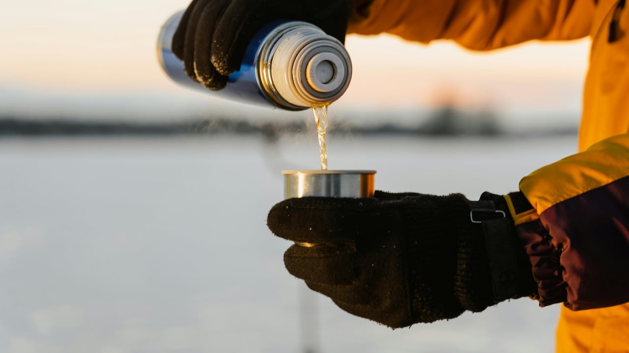 How To Accessorise Winter Outfits: Scarves, Gloves And Everything Warm How To Accessorise Winter Outfits: Scarves, Gloves And Everything Warm