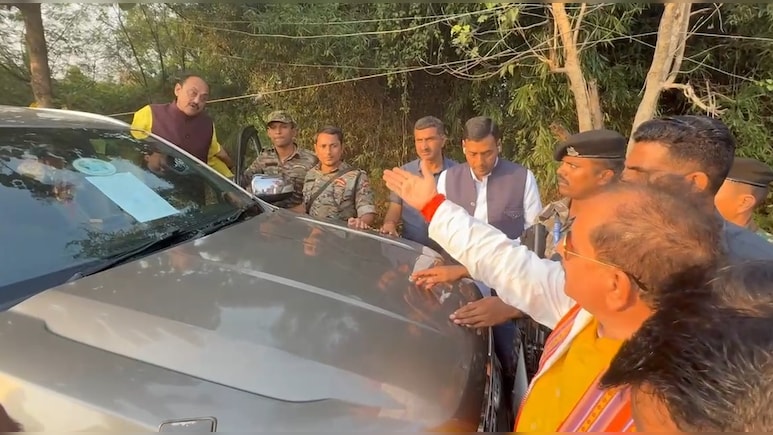 तू है कौन, दारू पीकर हंगामा कर रहा है... लखीसराय में जब बीच सड़क पर भिड़ गए RJD MLC और डिप्टी सीएम विजय सिन्हा