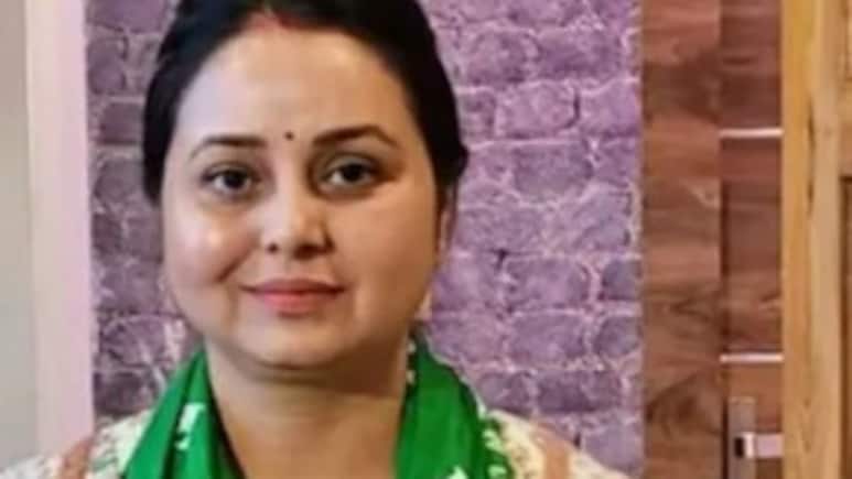 मैं अपने परिवार से नाता तोड़ रही... रोहिणी का एक्स पर पोस्ट, RJD की करारी हार के बाद लालू फैमिली में बवाल