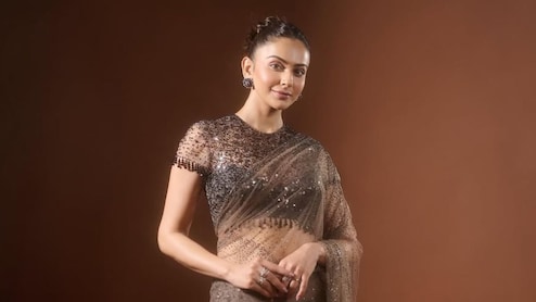 Rakul Preet Singh Redefines Cocktail Wear In Tarun Tahiliani's Sequin Saree