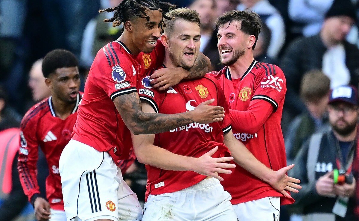 Tottenham and Manchester United Both Score Stoppage-Time Goals In 2-2 Draw