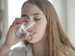 सुबह खाली पेट 15 दिन तक लगातार गुनगुना पानी पीने के हैं क्या फायदे?