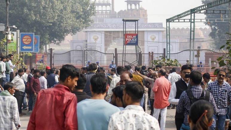 3 घंटे तक कार में बैठा रहा उमर, फिर हड़बड़ी में भागा, क्या था मकसद, क्यों बदली प्लानिंग? पढ़ें- Inside Story