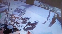 CCTV : सर्वात भीषण अपघात! 12 माणसं आणि 17 गाड्यांना डंपरने उडवलं..व्हिडीओ पाहून पायाखालची जमिनच सरकेल