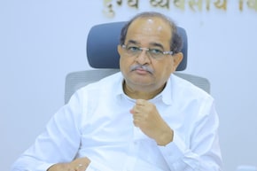 'कर्ज काढा, कर्जबाजारी व्हा, आणि कर्जमाफी मागा!', राधाकृष्ण विखे पाटलांचं शेतकऱ्यांबाबत वादग्रस्त विधान