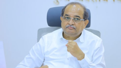 'कर्ज काढा, कर्जबाजारी व्हा, आणि कर्जमाफी मागा!', राधाकृष्ण विखे पाटलांचं शेतकऱ्यांबाबत वादग्रस्त विधान