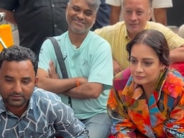 IND vs SA 1st ODI: पैपराजी के साथ मैच देखने बैठीं दिया मिर्जा, चल रही थी विराट कोहली की बैटिंग!