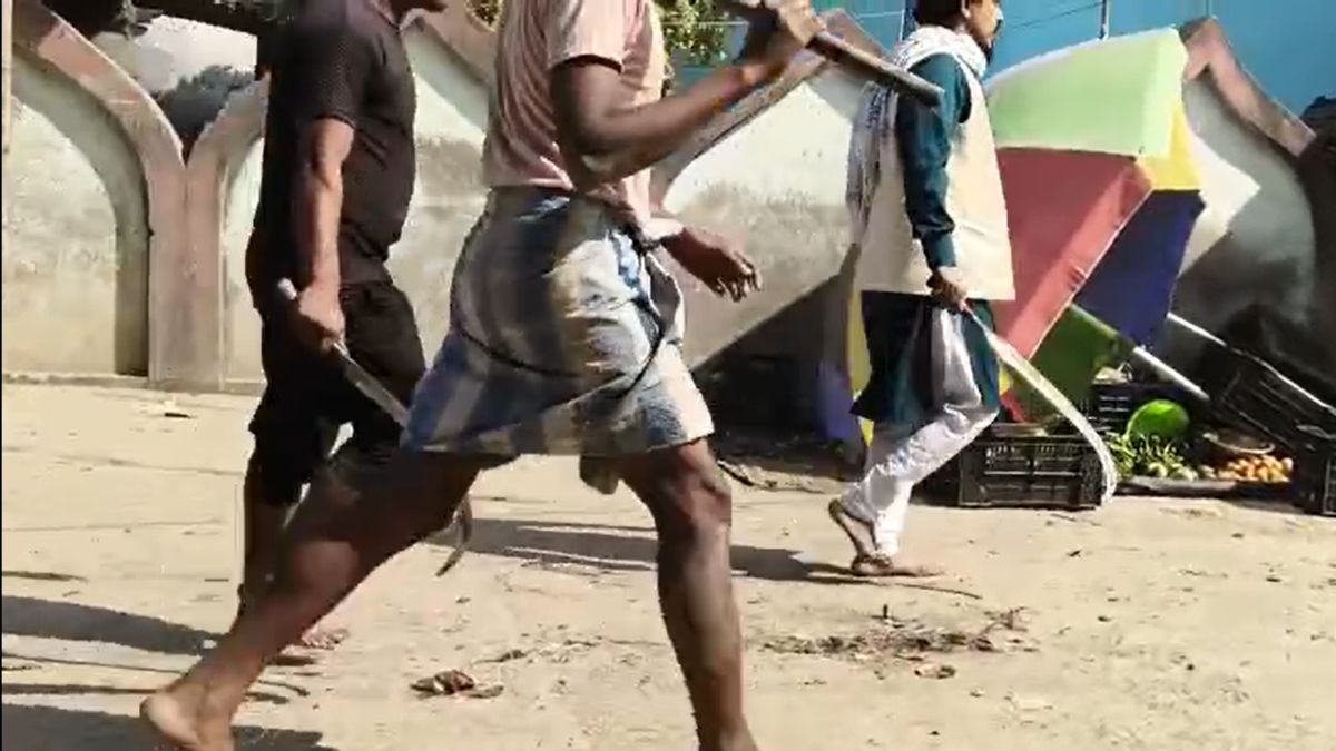 Fatal Clash Between Trinamool Congress Factions at Unofficial Court Meeting in West Bengal