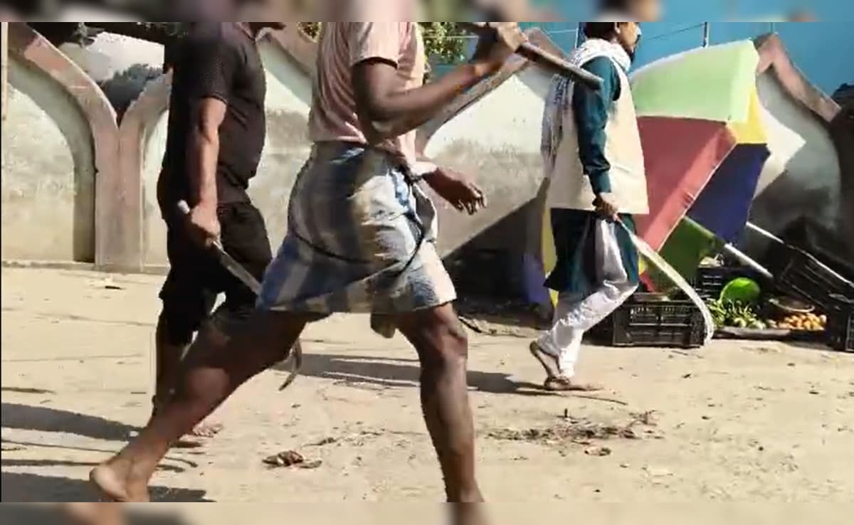 2 Dead As Trinamool Groups Clash At Kangaroo Court Meet In Bengal's Malda