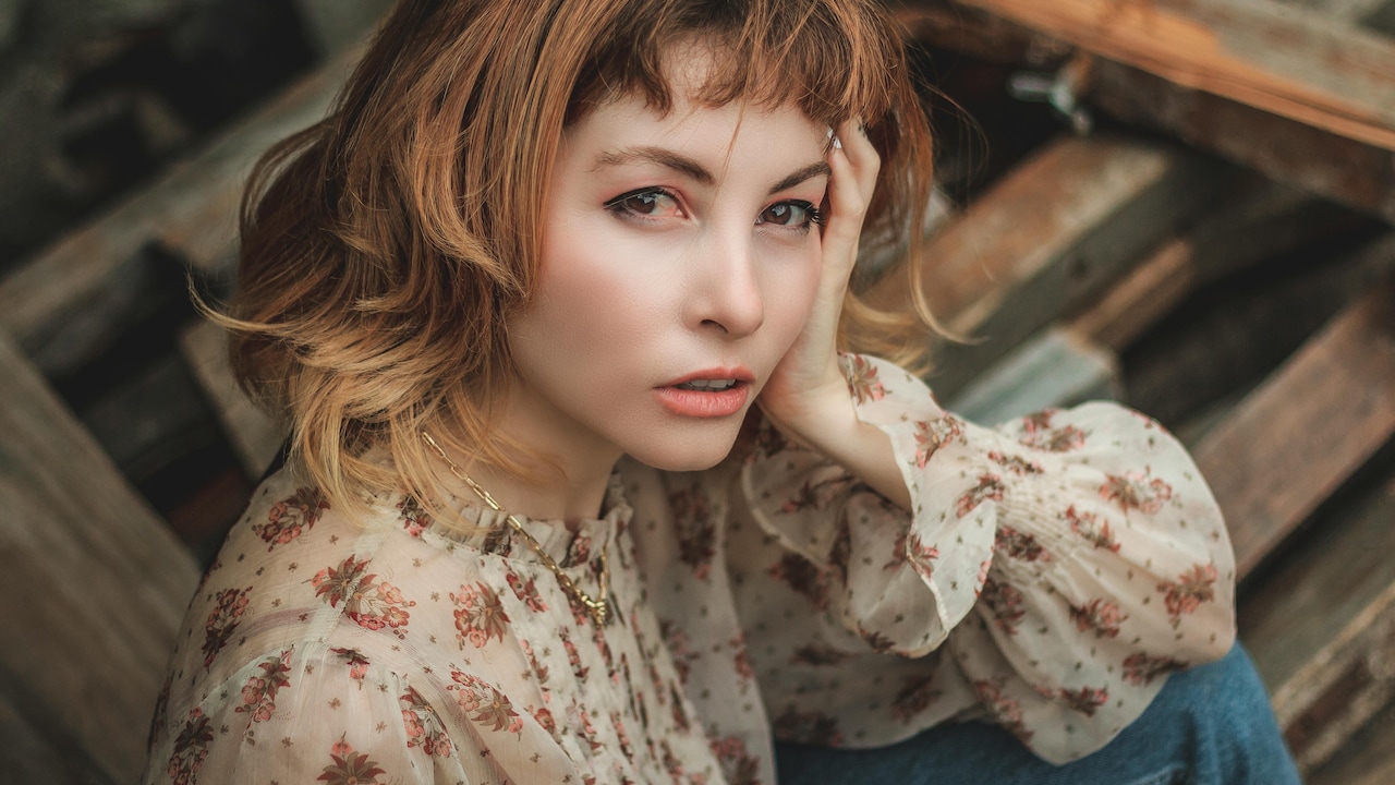 Floral Tops For Office: Simple Ways To Keep Your Look Subtle And Work-Ready.