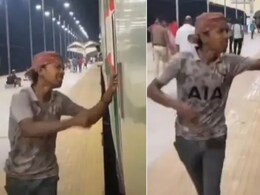 VIDEO: कष्टाच्या पैशासाठी विक्रेता ट्रेनमागे धाव धाव धावला.. नालायक प्रवासी पसार झाला; मन हेलावणारी घटना