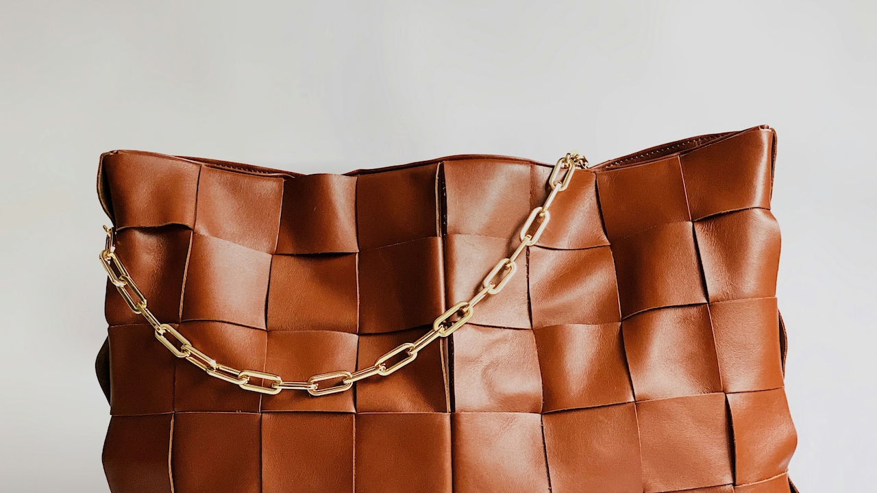 Myntra Black Friday Sale: Best DKNY And Love Moschino Handbags At Half Price.