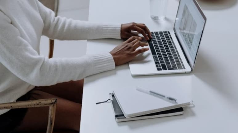 Viral Reddit Post Sparks Debate On How Indian And Japanese Bosses Handle Leave Requests