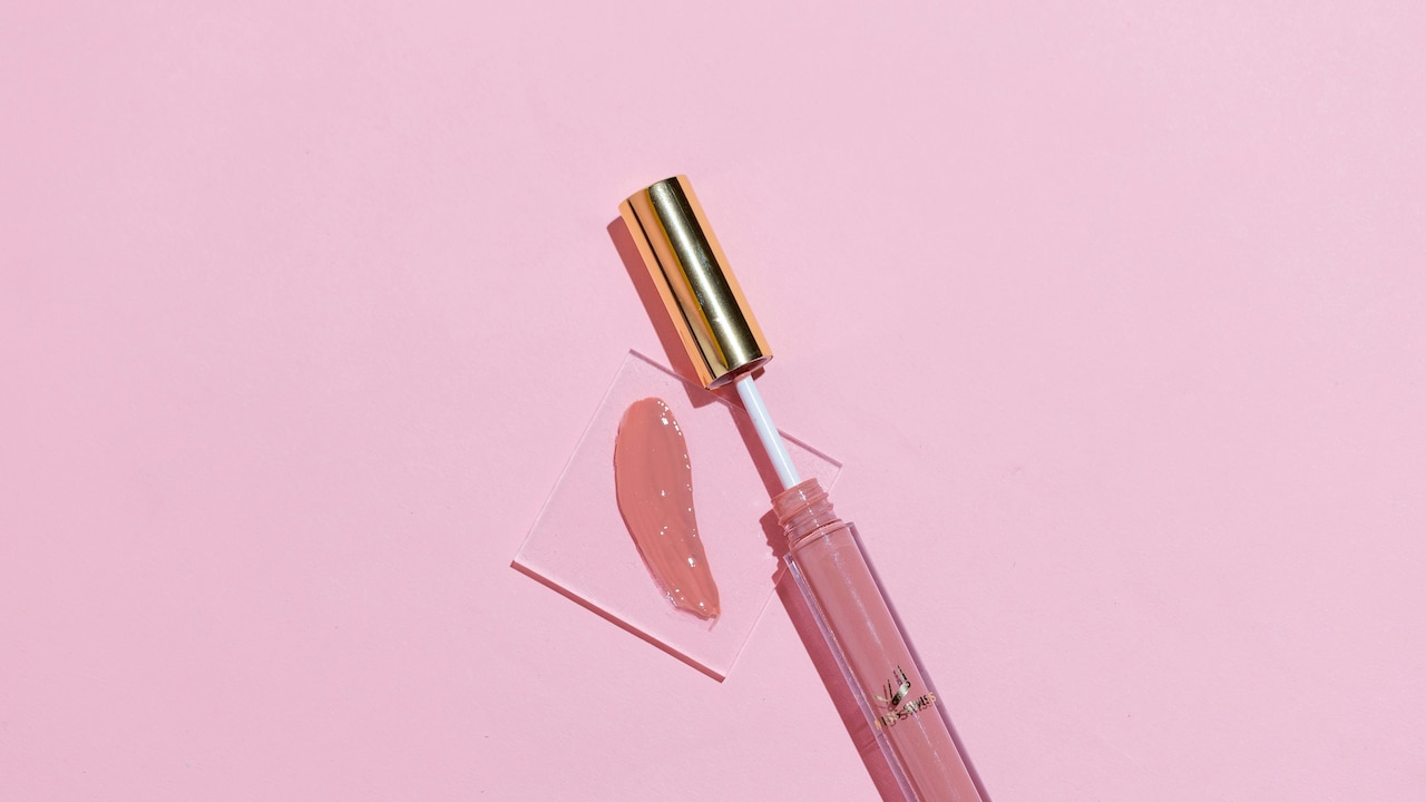 5 Lip Gloss Shades That Look Good on Every Skin Tone