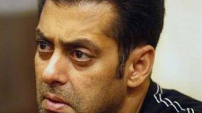 धर्मेंद्र को आखिरी सलाम कहने पहुंचे सलमान खान, आंखों पर था काला चश्मा और चेहरे पर मायूसी