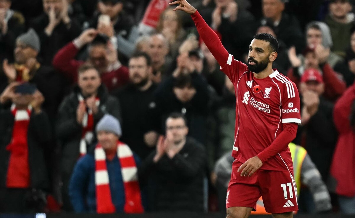 Mohamed Salahs 250th Liverpool Goal Sinks Aston Villa As Arsenal Cruise At Burnley