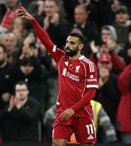 Mohamed Salahs 250th Liverpool Goal Sinks Aston Villa As Arsenal Cruise At Burnley
