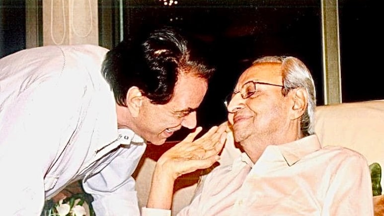 93 की उम्र में आखिरी सांसे गिन रहे थे प्राण, जब धर्मेंद्र ने पूछा था बीमार एक्टर से नॉटी सवाल, हंसी रोक नहीं पाए थे खूंखार विलेन