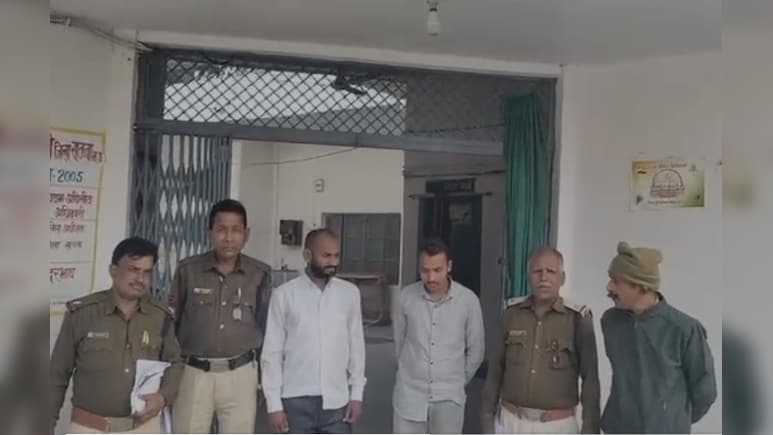 जीप में आर्मी लिखकर हो रही रही थी शराब तस्करी, दो बदमाश पुलिस के चंगुल में फंसे