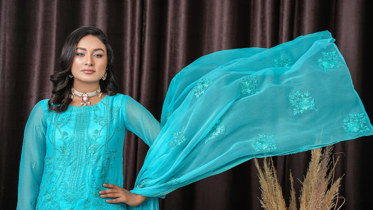 How To Revive Old Kurta Sets: Dupattas Hold The Key How To Revive Old Kurta Sets: Dupattas Hold The Key