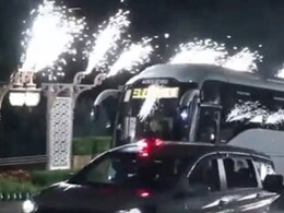 VIDEO: देखिए भारतीय महिला क्रिकेट टीम का ग्रैंड वेलकम, प्रधानमंत्री मोदी से आज शाम होगी मुलाकात