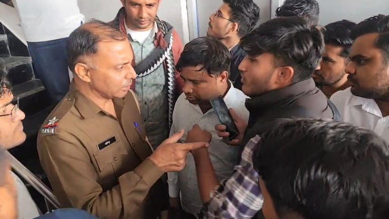 KOTA: MTS परीक्षा में बड़ा घोटाला, पैसे लेकर छात्रों को प्रिंटेड उत्तर देने का आरोप; हिरासत में दो स्टाफ     