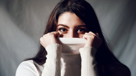 Signs You Are Colder Than You Think And Need an Extra Layer, Fast