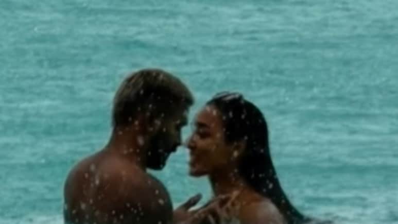 Hardik Pandya And Gilfriend Mahieka Sharma's PDA-Filled Sea Pic Has The Internet's Heart