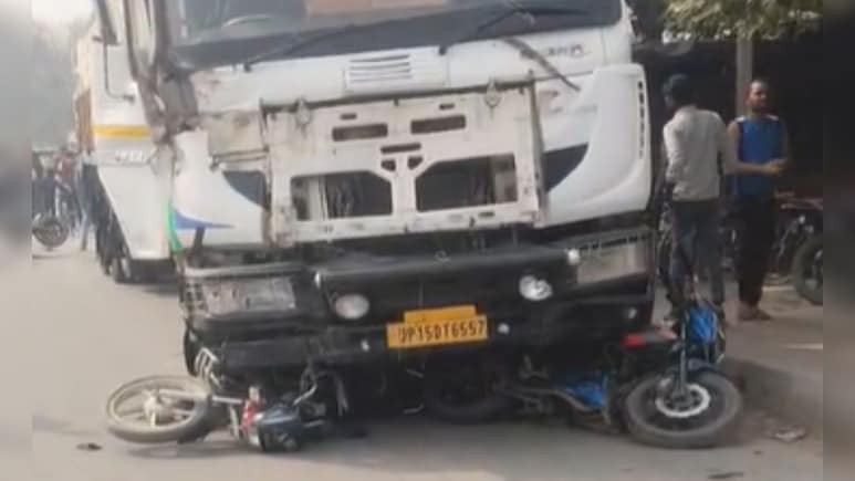 बिहार: मोतिहारी में बेकाबू ट्रक ने कई गाड़ियों को रौंदा, 5 लोगों की मौत