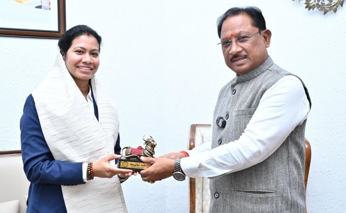 Akanksha Satyavanshi With Chhattisgarh CM