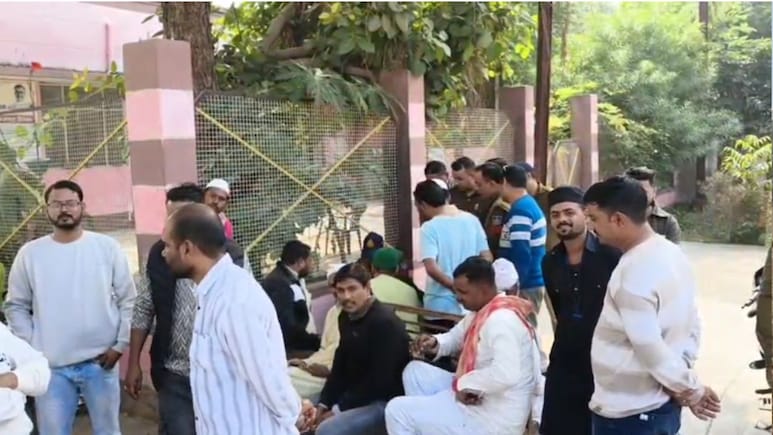 भाजपा पार्षद बिलाल पर लगे पिता की पिटाई के आरोप, पुलिस ने कब्रिस्तान से शव लेकर कराया पोस्टमार्टम