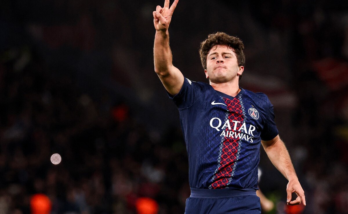 Joao Neves Late Show Sends PSG Top Of Ligue 1, Strasbourg Down Lille