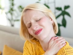 7 Stretching Exercises For Frozen Shoulder, Recommended By Harvard