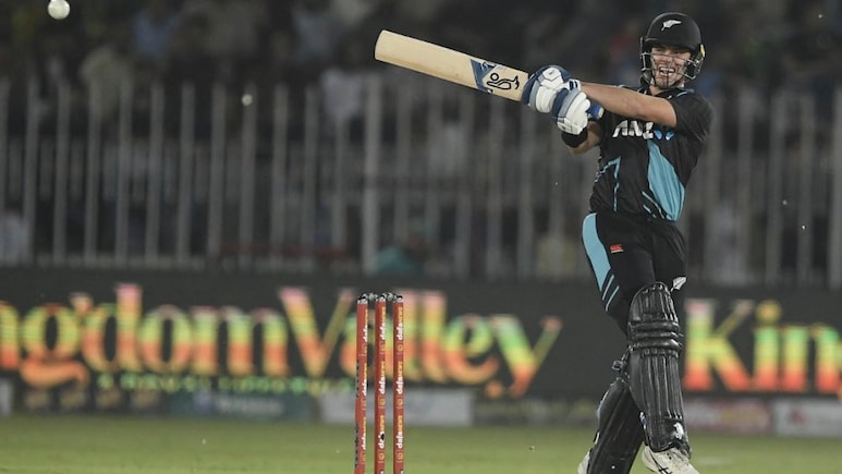 4,4,4,4,6 ऑकलैंड में आया 'चैपमैन' नाम का तूफान, होल्डर को धो डाला, विस्फोट देख दुनिया सहमी, VIDEO