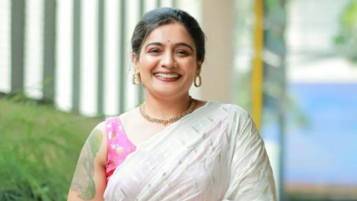 Malayalam Actor Meera Vasudevan Announces Third Divorce