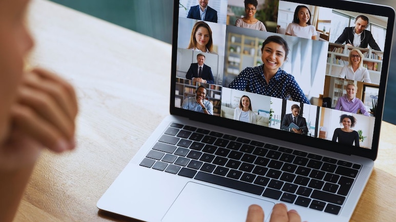 3 महिन्यांपर्यंत ऑफिसला दांडी, कोणाच्या लक्षात आलं नाही, मॅनेजरकडूनही कौतुक; कर्मचाऱ्याची पोस्ट व्हायरल