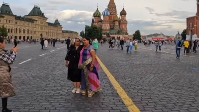 Indian Woman In Rajasthani Saree Turns Heads On Russian Streets, Son Says "My Mom Is A Celebrity"