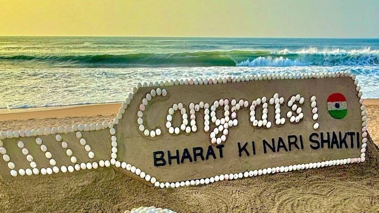 Sand Artist Sudarsan Pattnaik's "Bharat Ki Nari" Sculpture Celebrates Women's World Cup Win