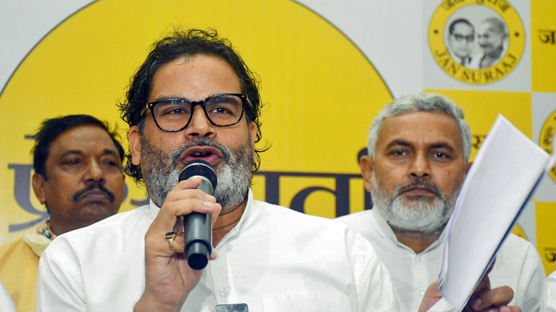 MGB Or NDA: Who Will Prashant Kishor Hurt?