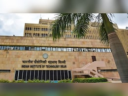 Year Ender 2025: यूनिवर्सिटी रैंकिंग से लेकर UPSC टॉपर्स तक, इस साल क्या-क्या रहा खास