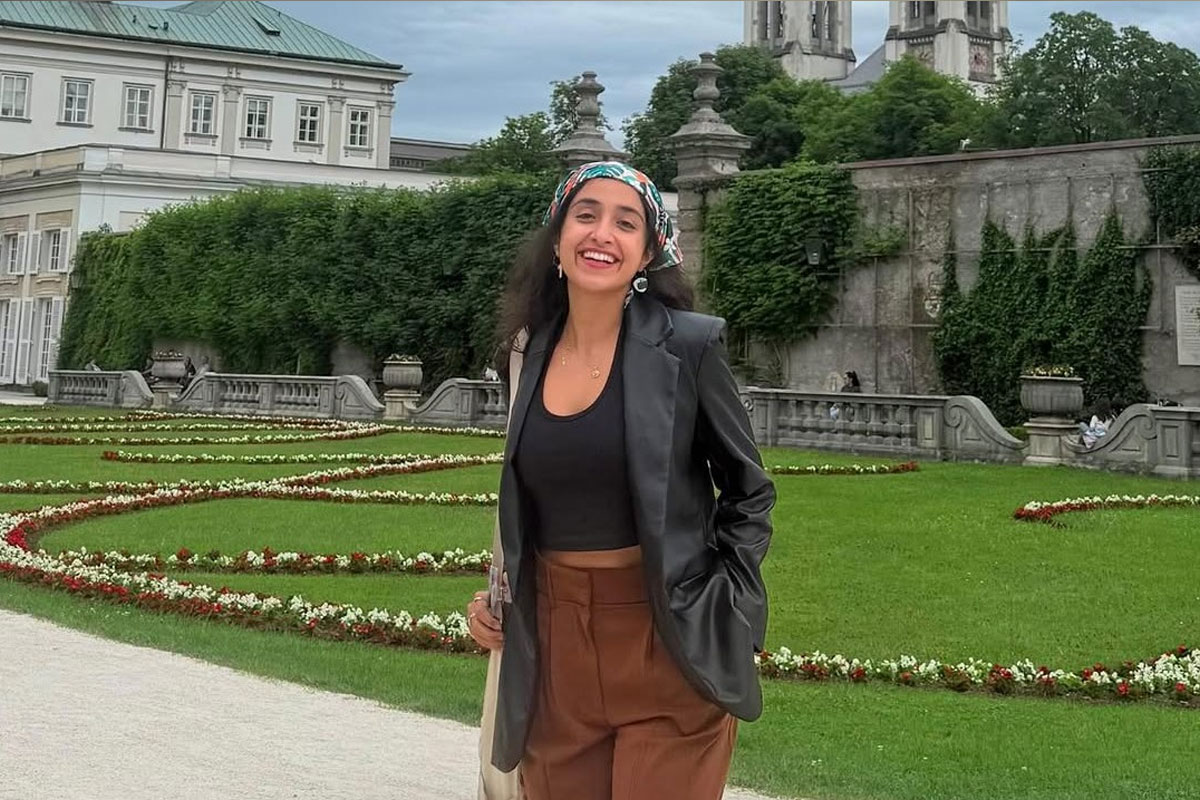 Aakanksha Monga,Aakanksha Monga Instagram,Aakanksha Monga Viral pics,social media,news and media,travel influencers,Singapore travel guide,trending story,Whosthat360