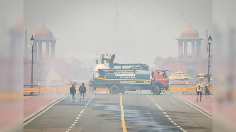 Weather Update: उत्तर भारत में ठंड ने दी दस्तक, दिल्ली-एनसीआर में प्रदूषण खतरनाक स्तर पर, जानिए अपने शहर का मौसम Weather Update: उत्तर भारत में ठंड ने दी दस्तक, दिल्ली-एनसीआर में प्रदूषण खतरनाक स्तर पर, जानिए अपने शहर का मौसम