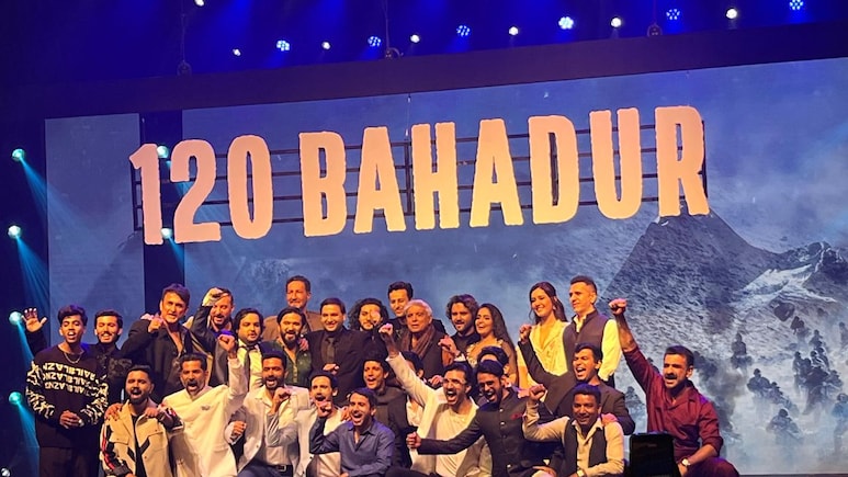 जावेद अख्तर ने कहा, आज भारतीय सेना इस देश की सबसे सम्मानित संस्था है और यह एक सच्चाई है